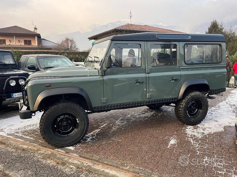 Usado Land Rover Defender SE 122 CV (89 kW) 2010 Verde Familiar