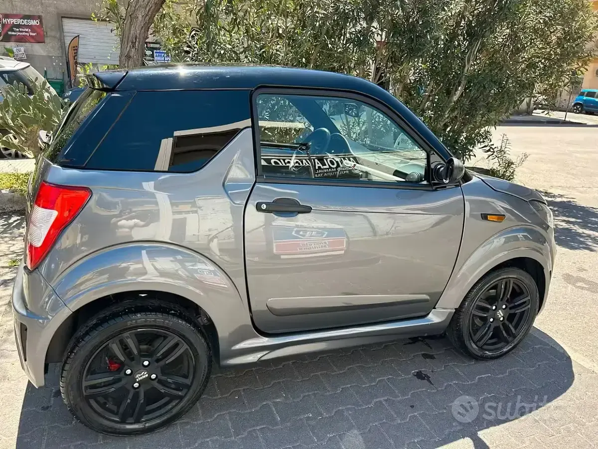 Begagnad Ligier JS50 2022 Halvkombi
