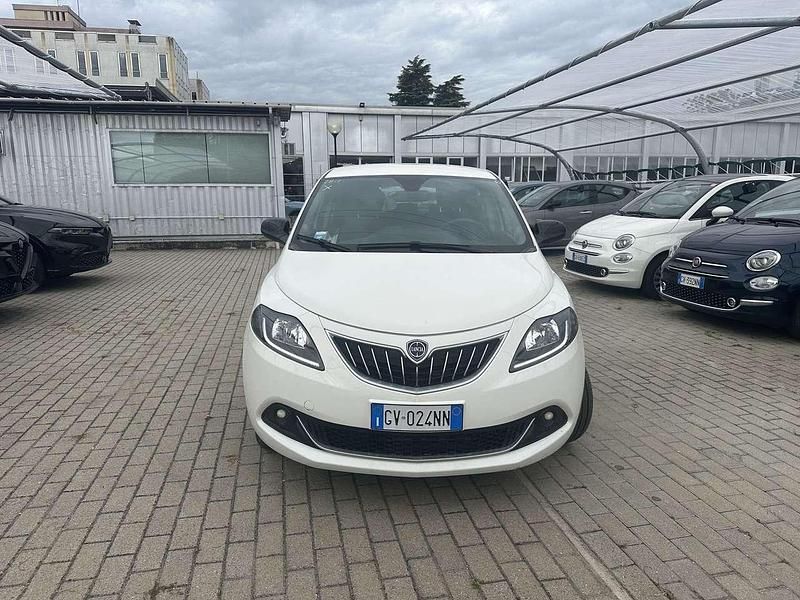 Usata Lancia Ypsilon S 69 CV (50 kW) 2024 Bianco Utilitaria