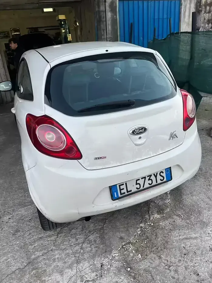 Usata Ford Ka 75 CV (55 kW) 2012 Bianco Utilitaria