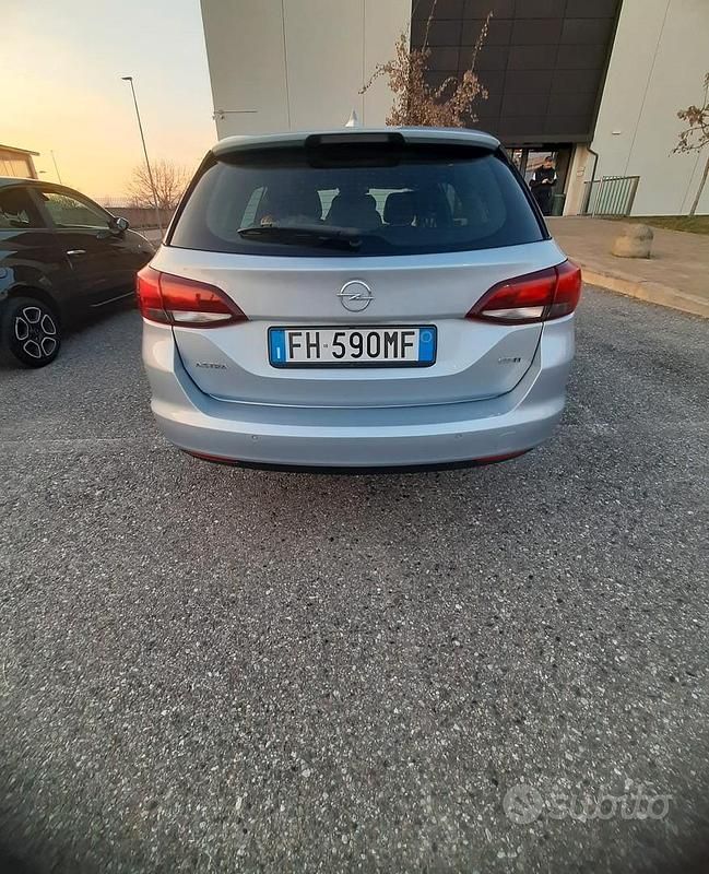 Usata Opel Astra Innovation 110 CV (80 kW) 2017 Grigio Station wagon