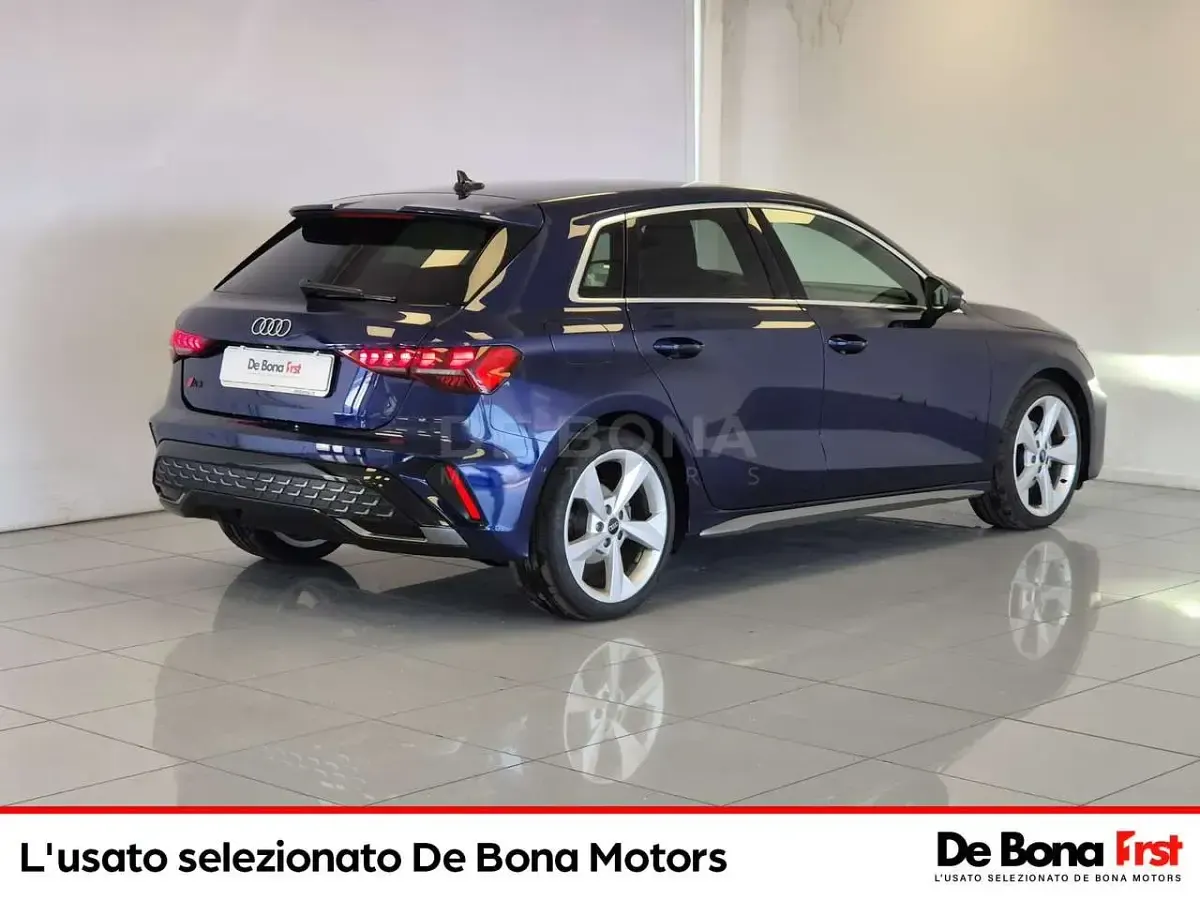 Usata Audi A3 S-Line 150 CV (110 kW) 2024 Blue navarra Berlina