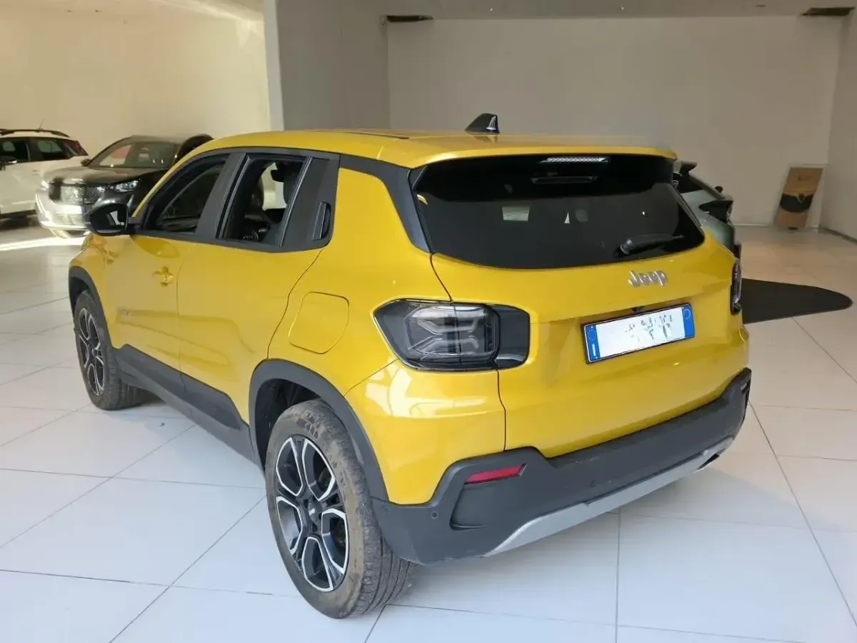 Usata Jeep Avenger Summit 100 CV (73 kW) 2025 SUV