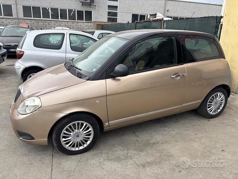 Usata Lancia Ypsilon 60 CV (44 kW) 2007 Marrone Utilitaria