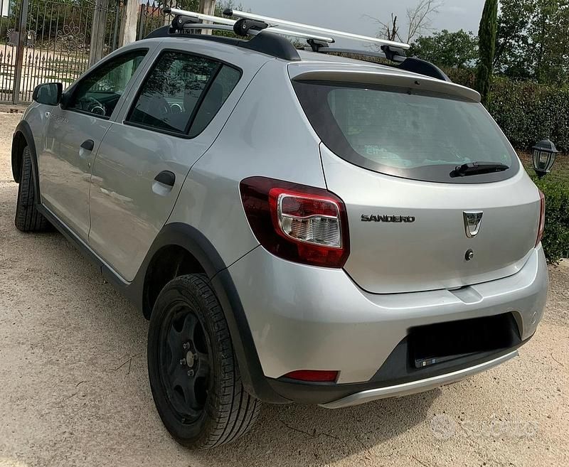 Usata Dacia Sandero Stepway 90 CV (66 kW) 2013 Grigio Berlina