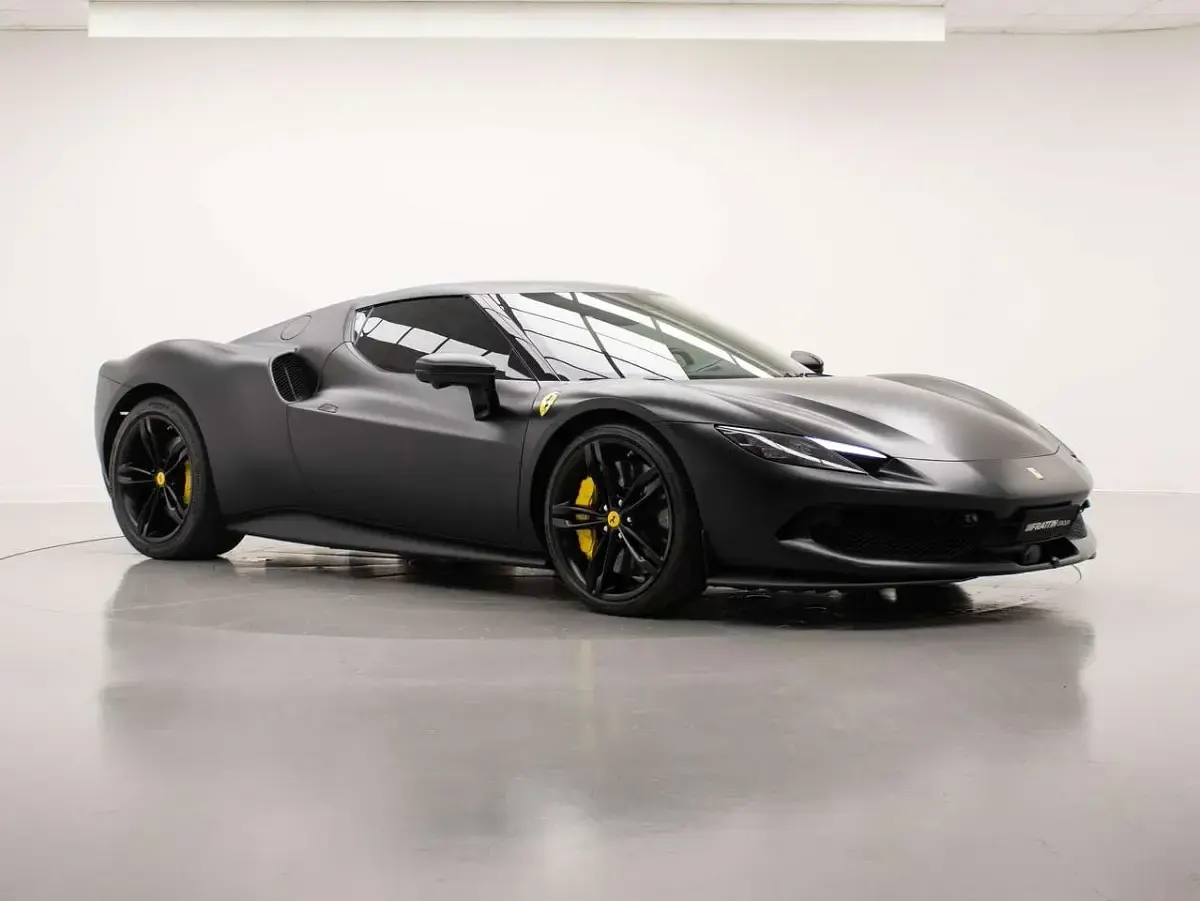 Usata Ferrari 296 663 CV (487 kW) 2023 Nero Coupé