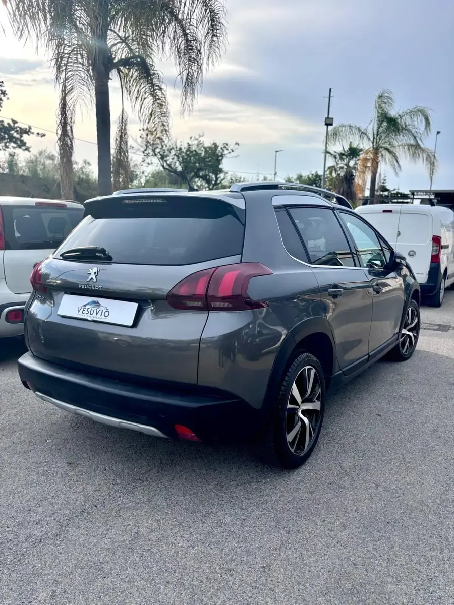 Usata Peugeot 2008 S 120 CV (88 kW) 2017 Grigio SUV