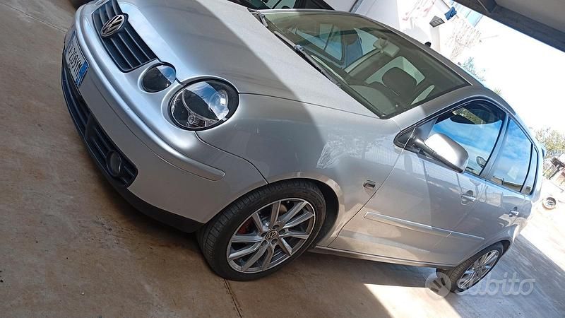Usata VW Polo 75 CV (55 kW) 2005 Grigio Utilitaria