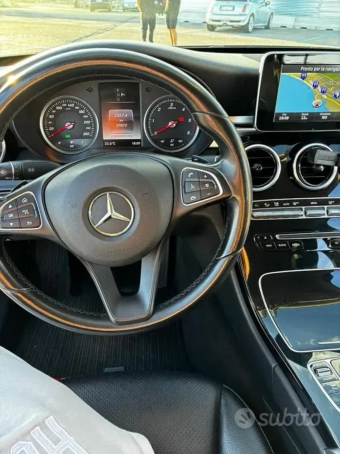 Usata Mercedes C180 122 CV (89 kW) 2018 Grigio Berlina
