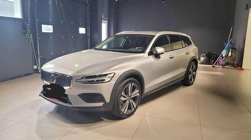 Usata Volvo V60 CC Pro 190 CV (139 kW) 2023 Station wagon