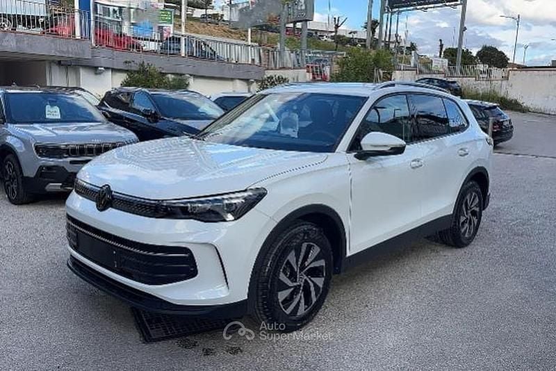 Nuova VW Tiguan Edition 131 CV (96 kW) 2026 Bianco SUV