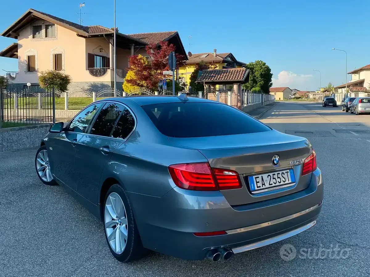 Usata BMW 530 M Sport 245 CV (180 kW) 2010 Grigio Berlina