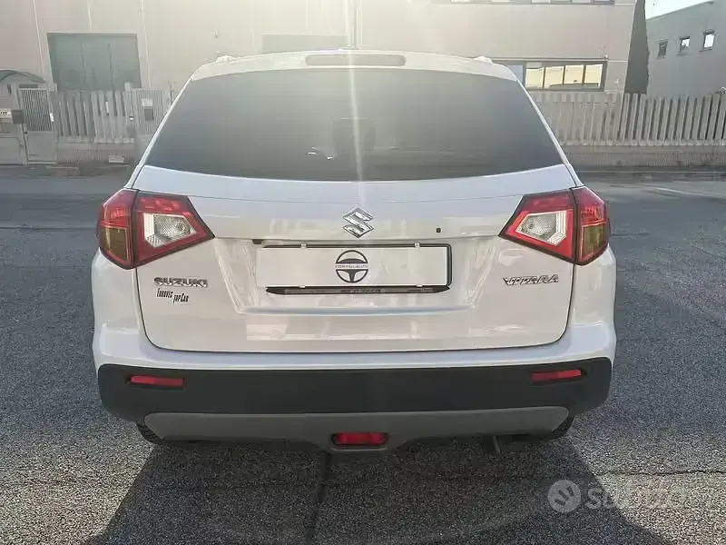 Usata Suzuki Vitara Cool 120 CV (88 kW) 2015 Bianco SUV