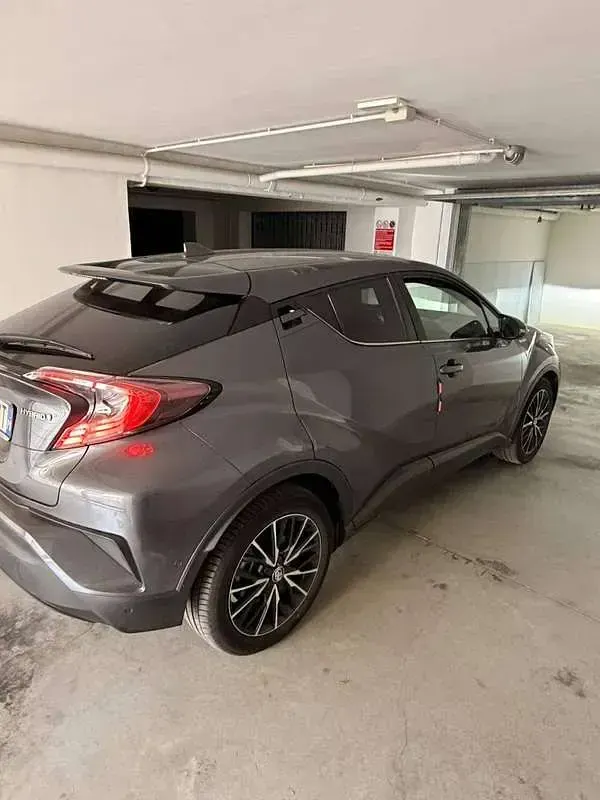Usata Toyota C-HR Lounge 98 CV (72 kW) 2019 Grigio SUV