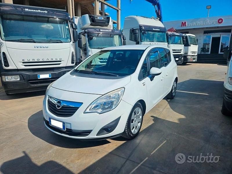 Bianco Usata 2013 Opel Meriva Cosmo Monovolume | 4700 € (Buon prezzo) - Immagine 1/4