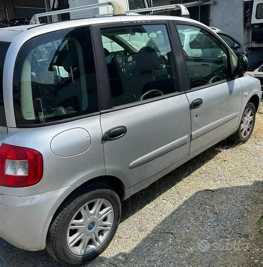 Usata Fiat Multipla 103 CV (75 kW) 2007 Grigio Monovolume