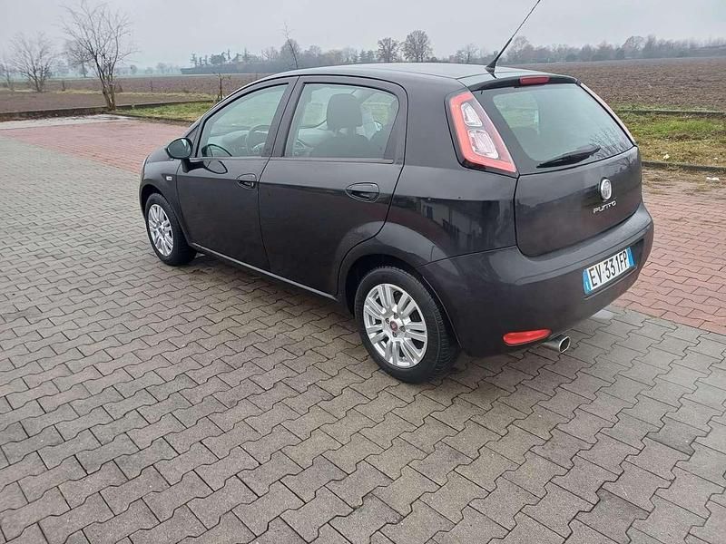 Usata Fiat Punto Lounge 69 CV (50 kW) 2014 Nero Berlina