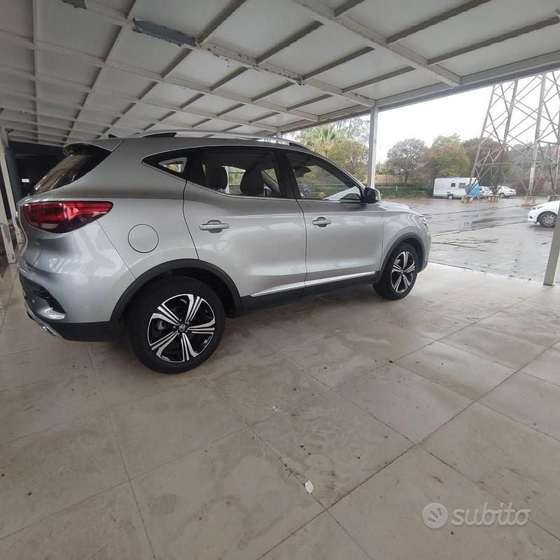 Usata MG ZS Luxury 106 CV (77 kW) 2023 Grigio SUV