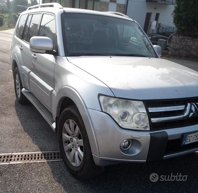 Usata Mitsubishi Pajero 200 CV (147 kW) 2010 Grigio SUV