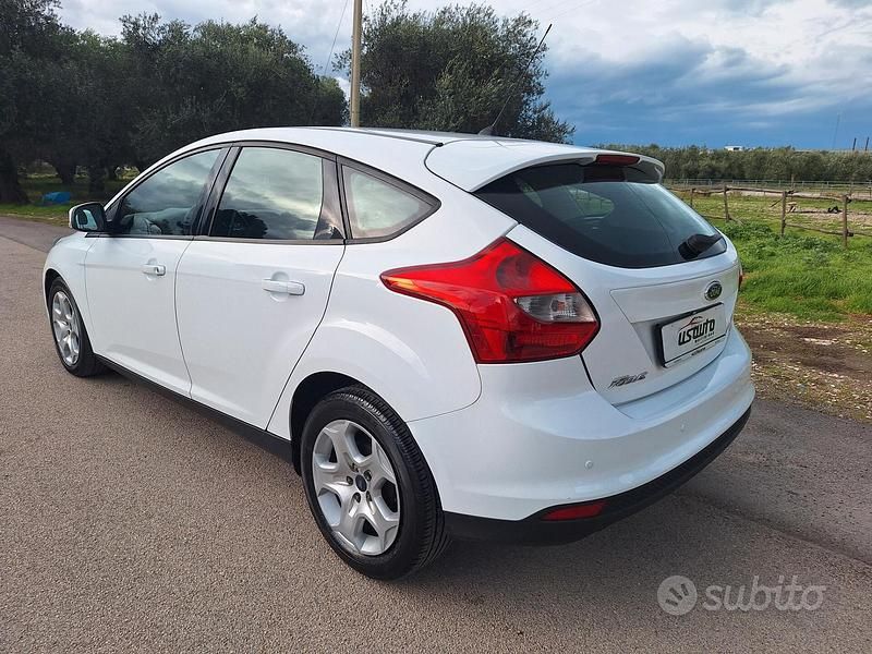 Usata Ford Focus 95 CV (69 kW) 2014 Bianco Berlina