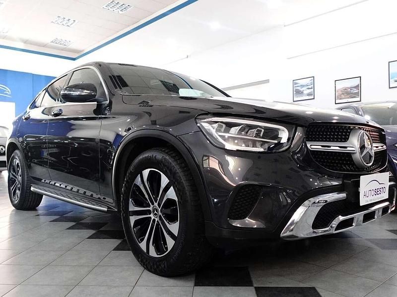 Usata Mercedes GLC200 Executive 163 CV (119 kW) 2021 Grigio SUV