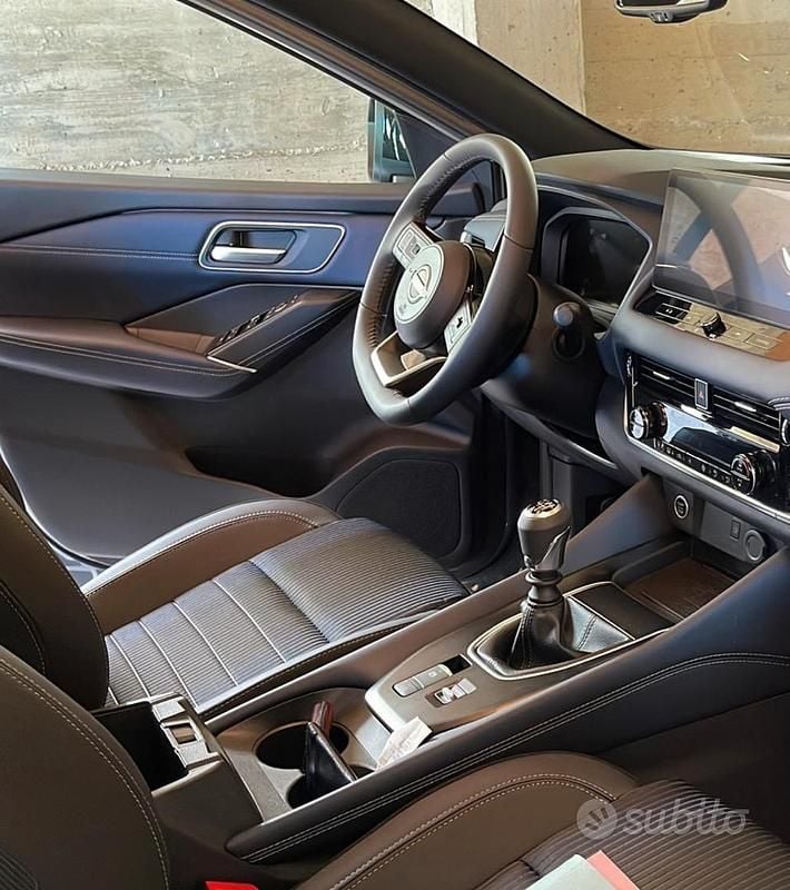 Usata Nissan Qashqai Tekna 140 CV (102 kW) 2023 Grigio SUV