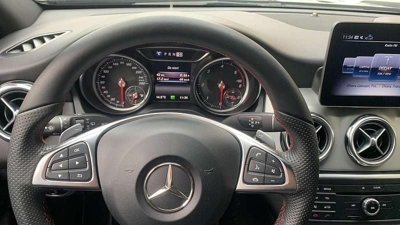 Usata Mercedes GLA200 Premium 136 CV (100 kW) 2018 Nero SUV