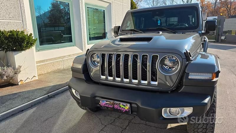 Usata Jeep Gladiator Overland 264 CV (194 kW) 2023 Grigio Pick-up