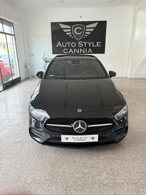 Usata Mercedes A180 Premium 115 CV (84 kW) 2022 Nero Berlina