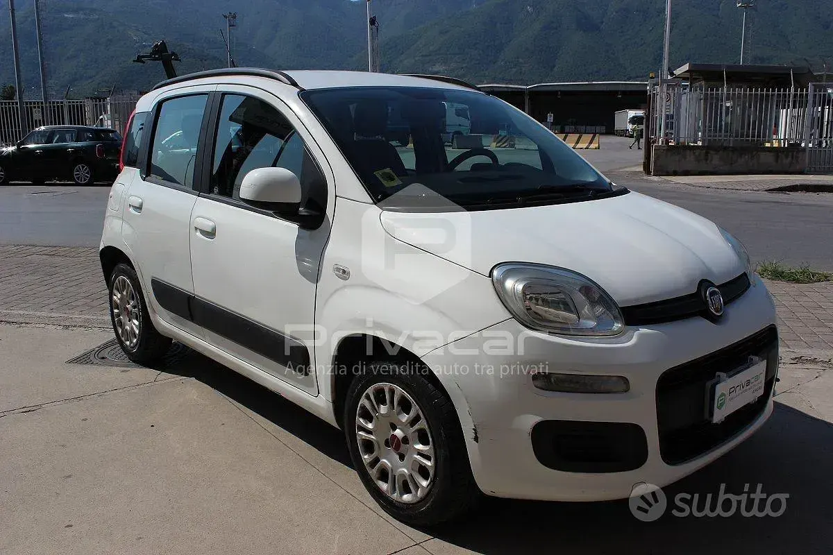 Usata Fiat Panda Lounge 75 CV (55 kW) 2015 Bianco Utilitaria