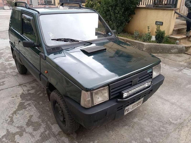 Usata Fiat Panda 4x4 Trekking 50 CV (36 kW) 1993 Verde Utilitaria