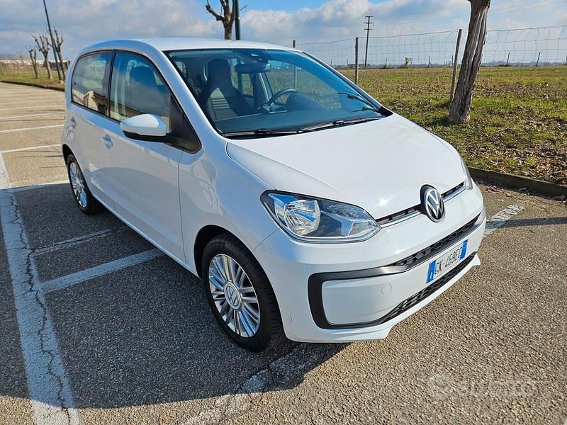 Begagnad VW up! Move 65 HK (47 kW) 2022 Vit Halvkombi