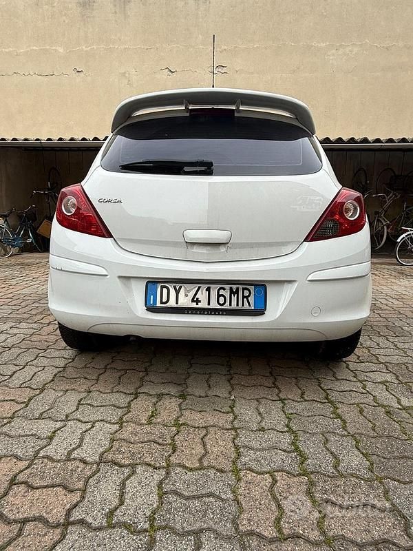 Occasion Opel Corsa 80 ch (58 kW) 2010 Blanc Citadine