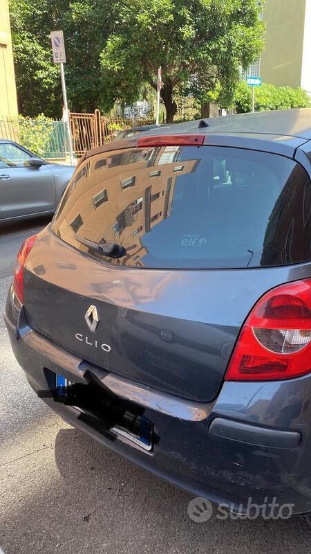 Usato 2007 Renault Clio Benzin (2.500 €)