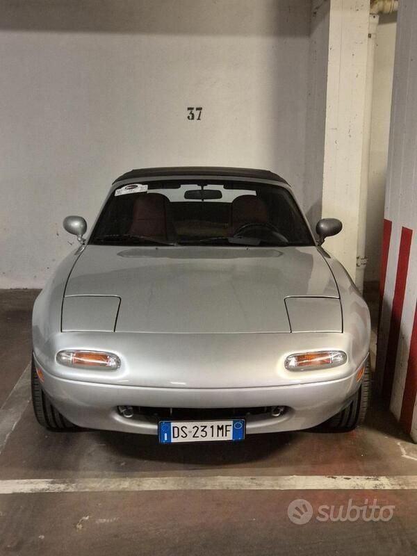 Usata Mazda MX5 116 CV (85 kW) 1991 Argento Cabrio