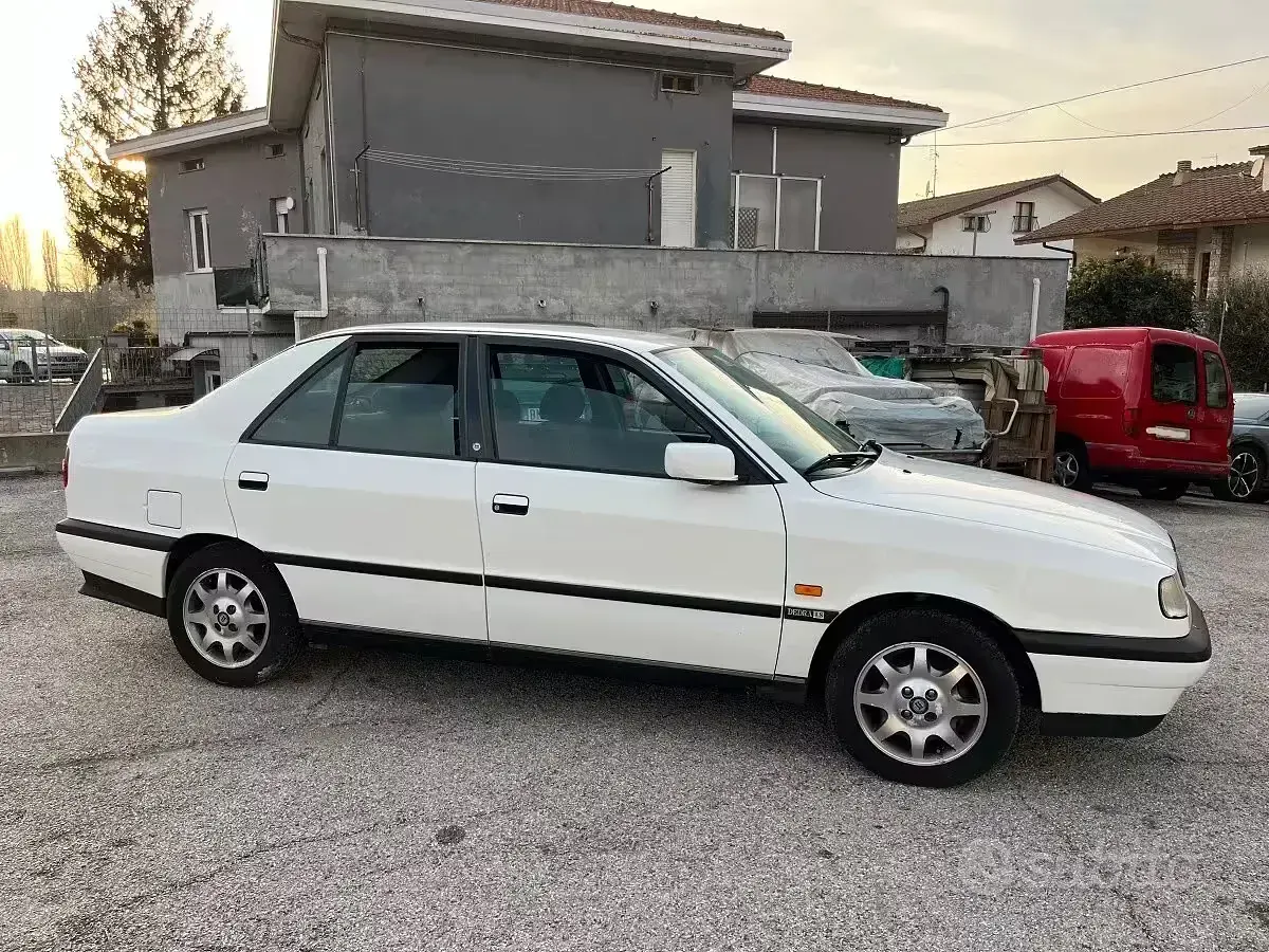 Usata Lancia Dedra 131 CV (96 kW) 1997 Bianco Berlina
