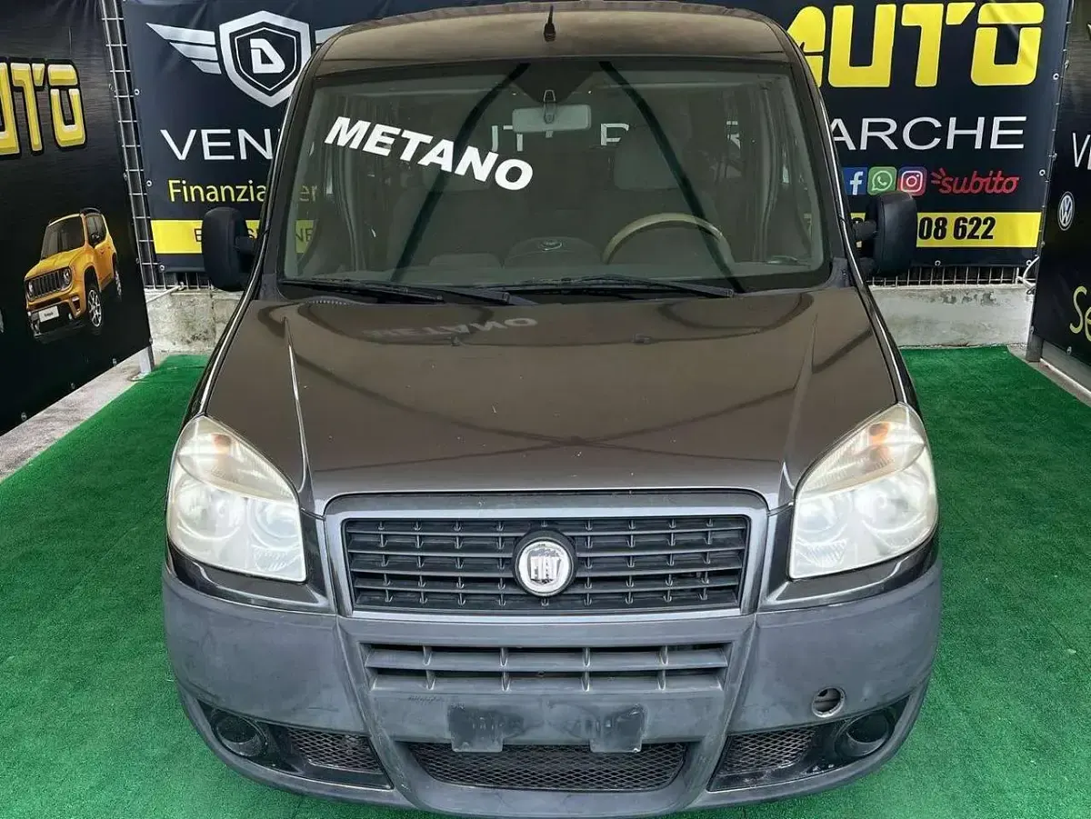 Usata Fiat Doblò Active 103 CV (75 kW) 2008 Grigio Monovolume