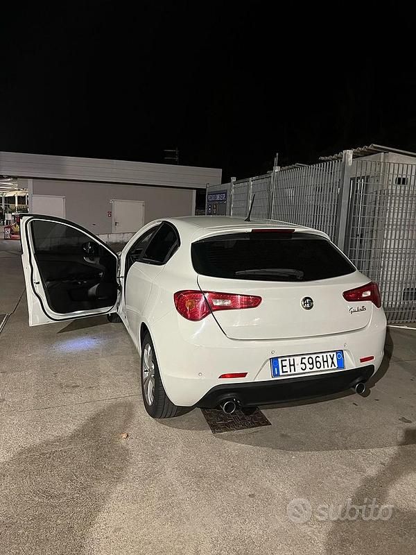 Usata Alfa Romeo Giulietta 140 CV (102 kW) 2010 Bianco Berlina