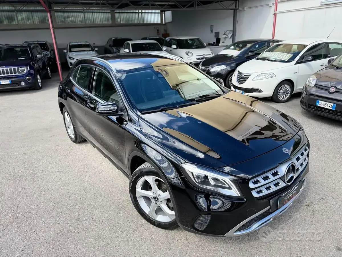 Usata Mercedes GLA220 Premium 177 CV (130 kW) 2017 Nero SUV