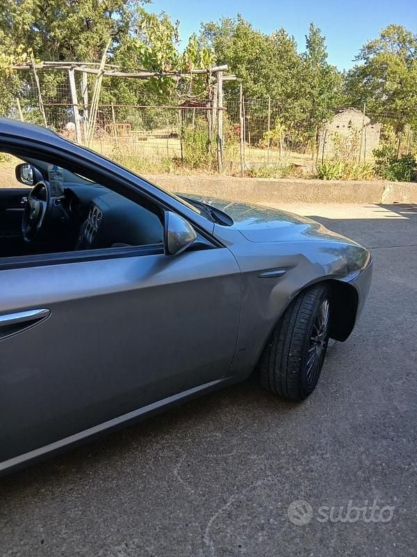Usata Alfa Romeo 159 150 CV (110 kW) 2007 Grigio Berlina
