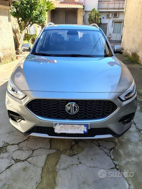Usata MG ZS Luxury 106 CV (77 kW) 2023 Grigio Berlina