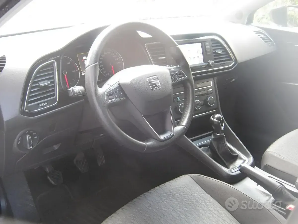 Usata Seat Leon 105 CV (77 kW) 2015 Nero Station wagon