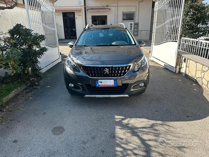 Usata Peugeot 2008 Allure 130 CV (95 kW) 2019 Grigio SUV