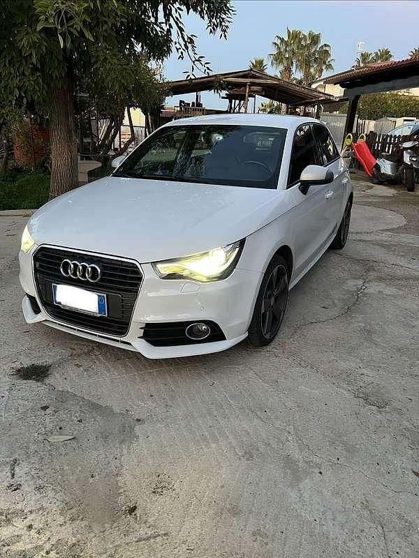 Usata 2014 Audi A1 Sportback S-Line Due volumi | 15.000 € (Molto cara) - Immagine 1/4