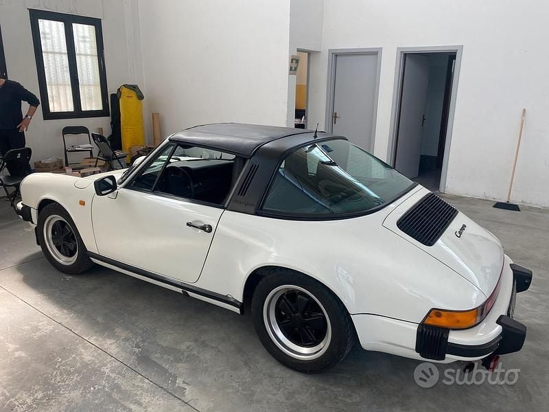 Usata Porsche 911 Carrera Cabriolet 231 CV (169 kW) 1984 Bianco Cabrio