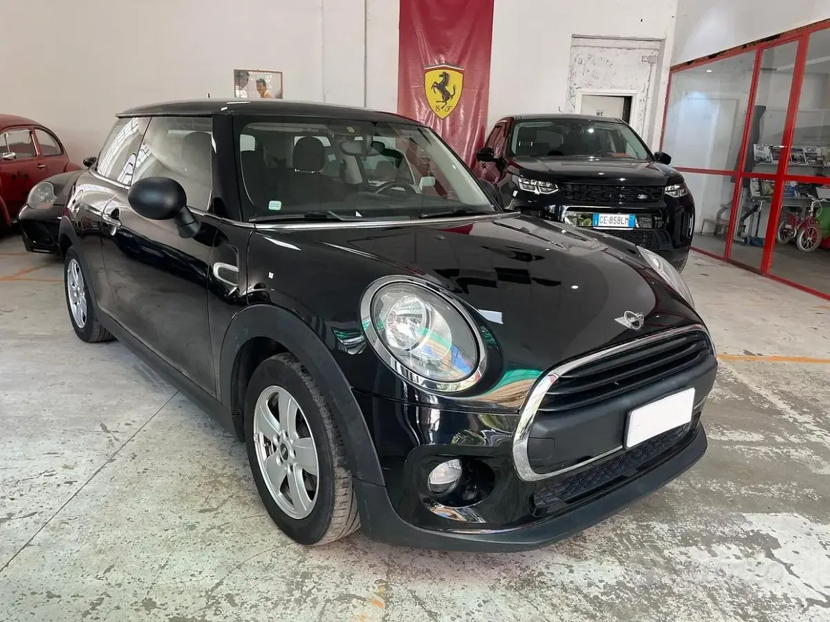 Usata Mini ONE 75 CV (55 kW) 2016 Nero Utilitaria