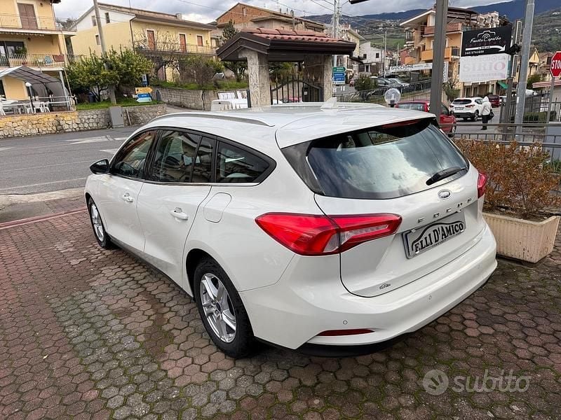 Usata Ford Focus Business Edition 120 CV (88 kW) 2019 Beige Station wagon