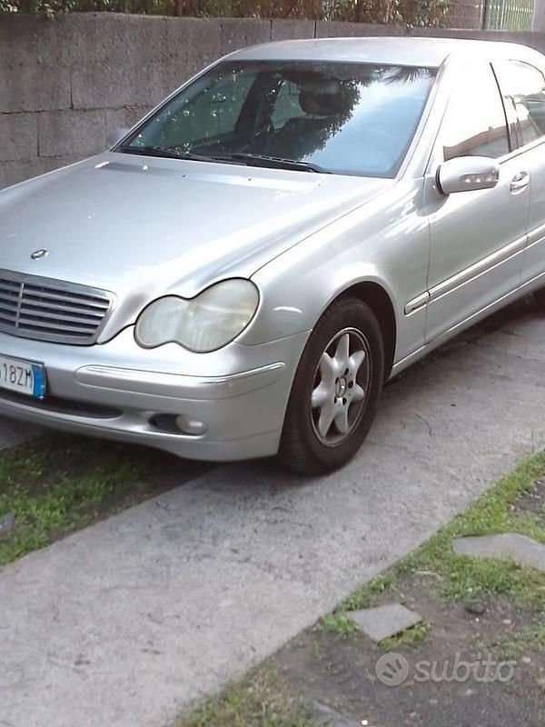 Usata 2004 Mercedes C200 Tre volumi | 3200 € - Immagine 1/4