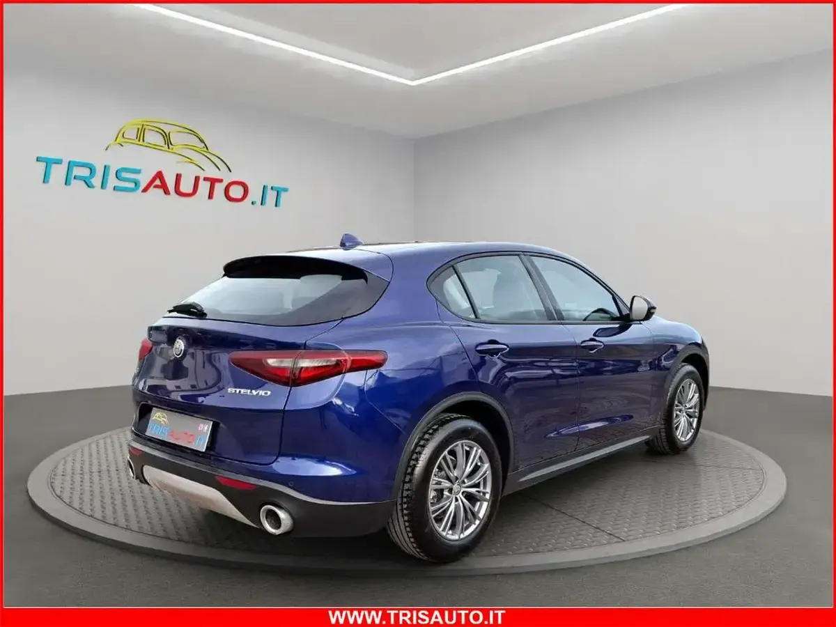 Usata Alfa Romeo Stelvio Business 192 CV (141 kW) 2021 Blu SUV