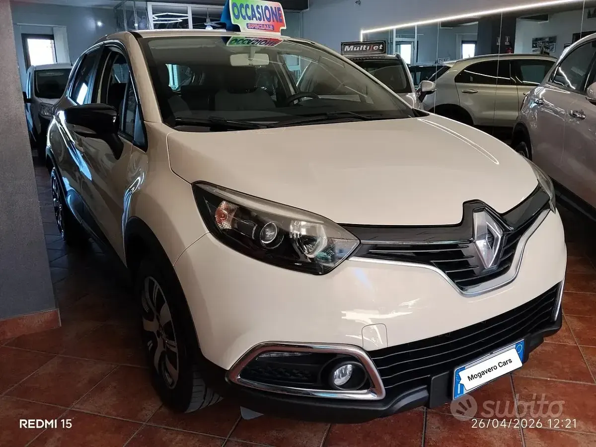 Usado Renault Captur Intens 90 CV (66 kW) 2017 Beige SUV